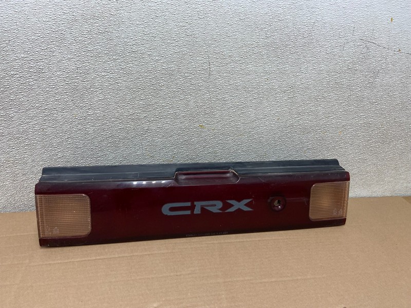 1990 to 1991 Honda CRX Center Trunk Rear Tail Light Oem AA8601 DG