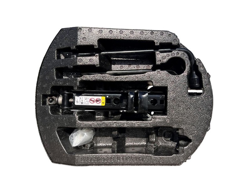2014-2022 Jeep Grand Cherokee Jack With Tools And Foam Holder