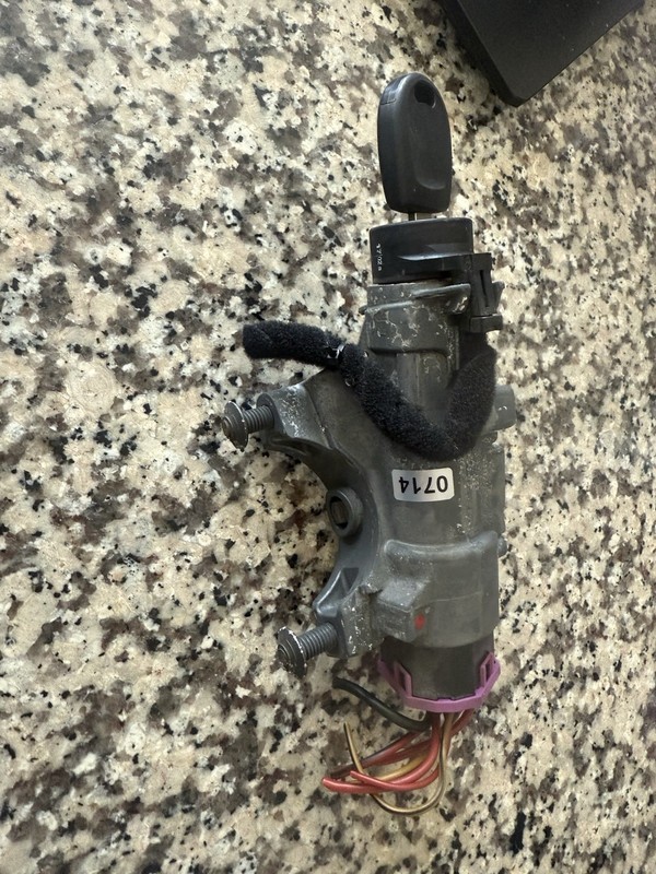2001 -2005VW PASSAT Ignition Switch with Key OEM: 4B0905849 CYLINDER