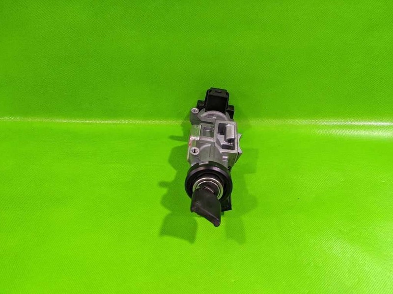 05-07 FREESTYLE IGNITION SWITCH CYLINDER HOUSING W/KEY OEM 4229-9