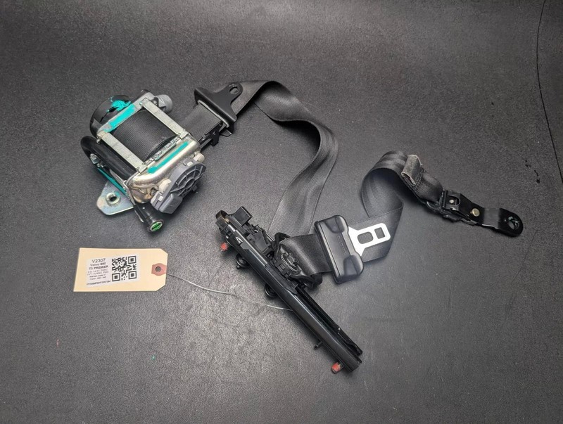 Front Left Seat Belt Retractor 2015 Volvo S60 39818842 2014 2016 2017 2018