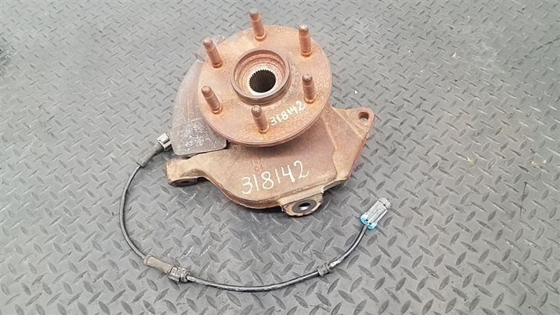 2000-2006 Chevrolet Tahoe 4x4 Front Left Driver Spindle & Hub OEM 19257048