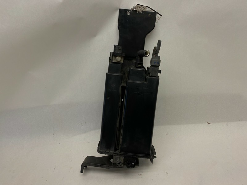 04-19 Infiniti QX56 QX80 5.6L V8 Fuel Vapor Canister OEM