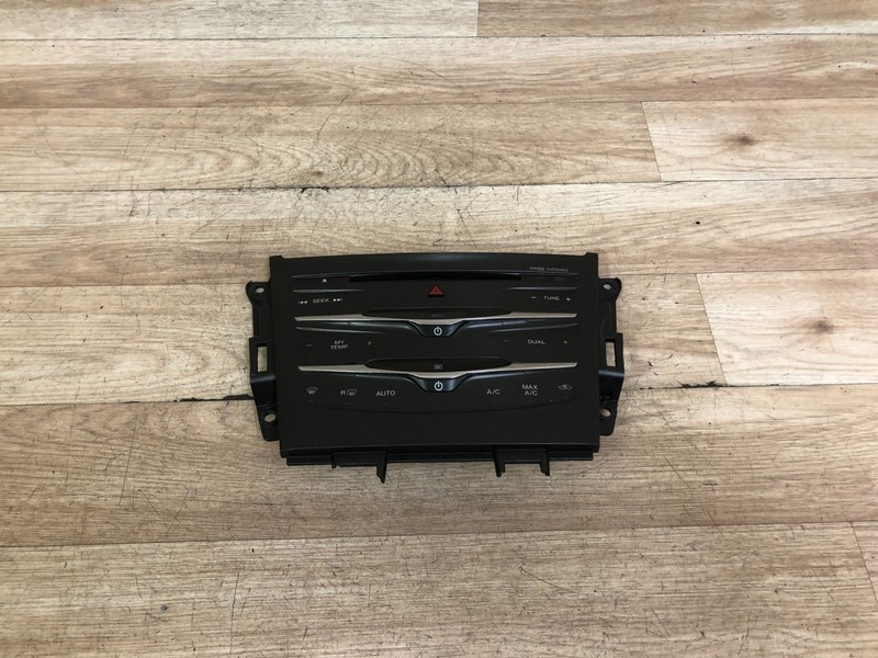 LINCOLN MKT OEM FRONT RADIO STEREO HEADUNIT FACE CLIMATE CONTROL PANEL 2013-2019