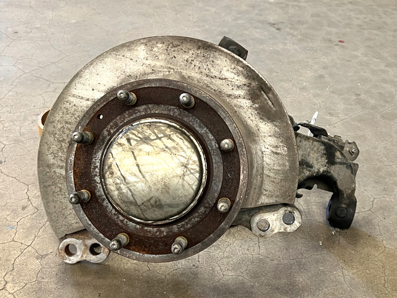 ⭐2020-2025 GMC SIERRA 2500HD FRONT LEFT DRIVER SPINDLE KNUCKLE HUB OEM LOT2680