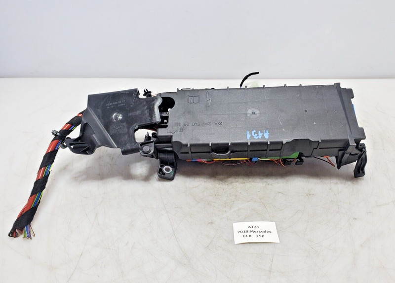 ✅ 14-18 OEM Mercedes C117 CLA250 Right Pasenger Fuse Box Relay Under Dash Box