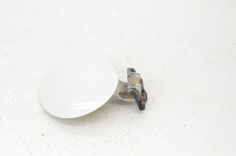 2004-2007 Nissan 350Z Vert VQ35HR White Fuel Filler Door