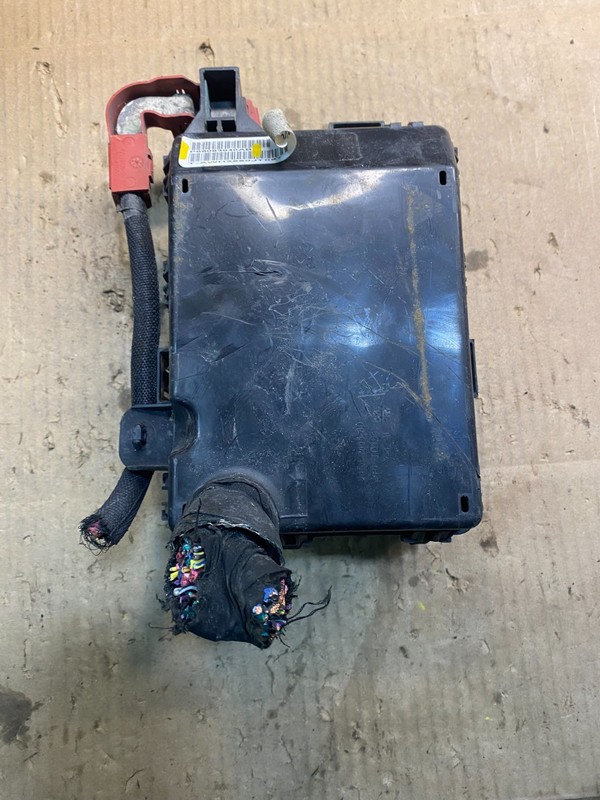 2006Dodge Charger Totally Integrated Power Module Fuse Box TIPM z5005 DG