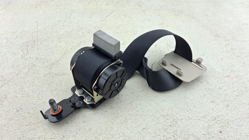 2019 - 2025 GENESIS G70 REAR RIGHT SEAT BELT SEATBELT RETRACTOR OEM BLACK