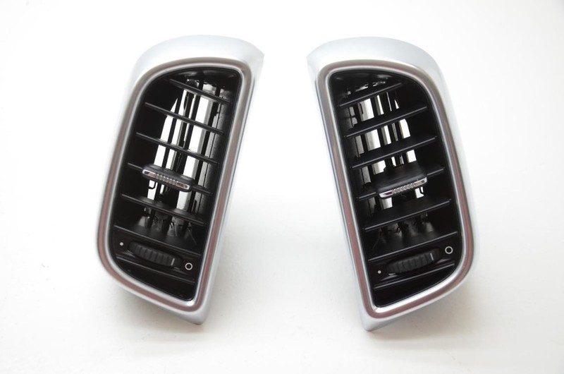 Pair of Center Console Vents Fits 11-18 PORSCHE CAYENNE 7P5819203B