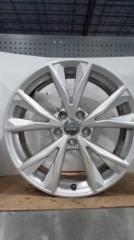 2021 AUDI Q3 OEM 18 Black Alloy Wheel 7Jx18 5-Spoke Used - 85K Miles