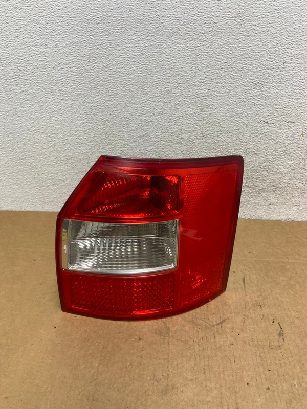 2001 - 2004 Audi A4 Wagon Avant Right Passenger RH Tail Light Oem AD5497 LK