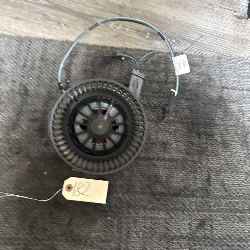 FREIGHTLINER CASCADIA / M2 BLOWER MOTOR P/N T77421A, DRF-84A34-003