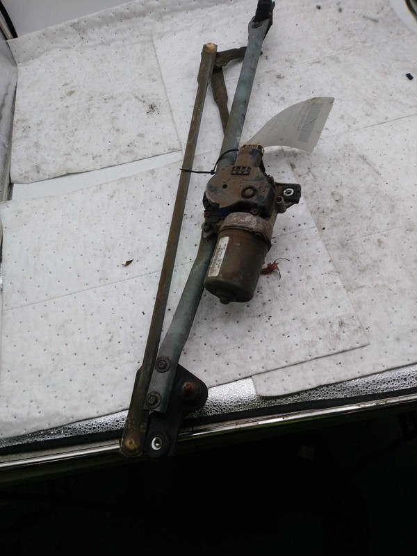 Used Windshield Wiper Motor fits: 2005 Cadillac Escalade ext classic style creas