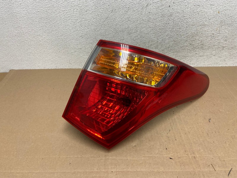 2007 to 2012 Hyundai Veracruz Tail Light Right Passenger RH OEM AE4938 LK