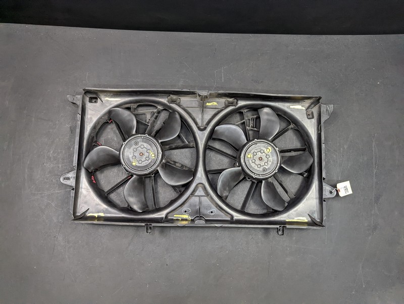 Radiator Cooling Fan Motor w/ Shroud 2019 GMC YUKON XL 84390610 2018 2020 X