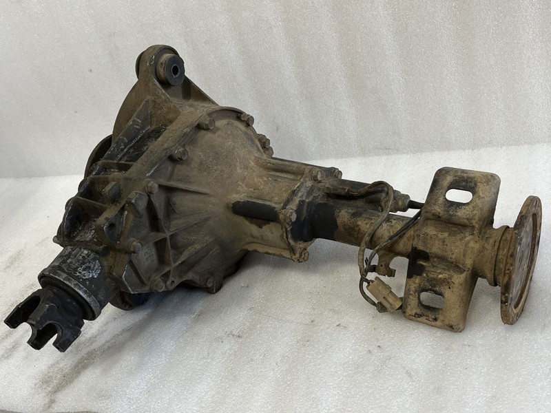 1994 CHEVROLET 3500 PICKUP FRONT DIFFERENTIAL CARRIER 4.56 6.5L DIESEL 222K