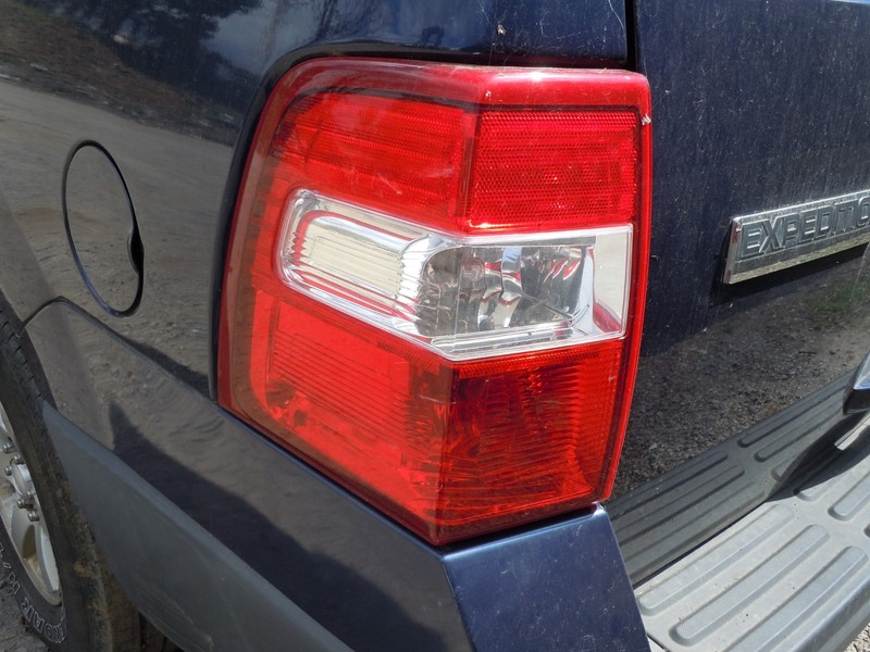 2007-2017 Ford Expedition Tail Light Lamp Driver Left LH OEM