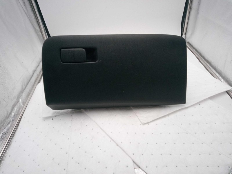 2021 KIA Seltos Glove Box White Door Used OEM 61000 Miles NJ25-28322-719187