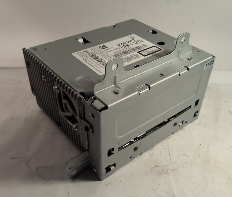 OEM 2011-2012 Chevrolet Cruze AM FM CD Player Receiver 20983517