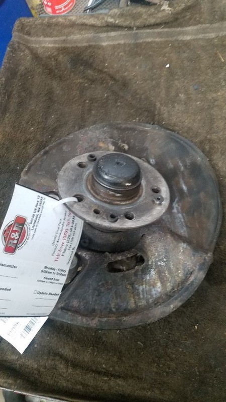 Hub 124 Type Front 300E Excluding AWD Fits 86-93 MERCEDES 300E 302611