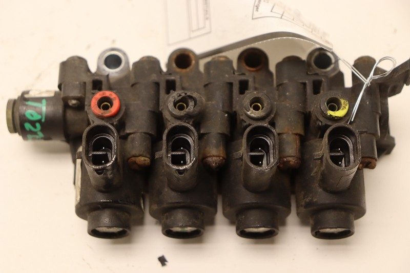 2019-2023 VOLVO VNL 760 860 D13 BENDIX AIR MANIFOLD SOLENOID VALVE OEM