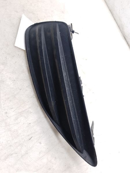 09-14 TOYOTA MATRIX DRIVER SIDE LOWER GRILLE ASSEMBLY BUMPER MOUNTED