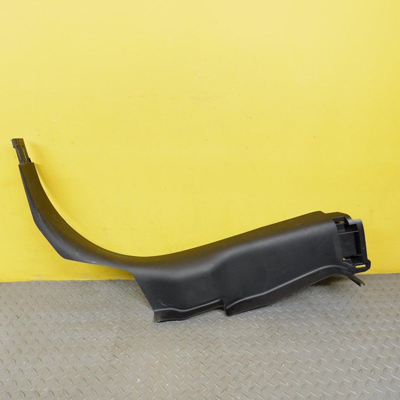 2019-2024 GMC SIERRA 1500 Rear Right Side Door Sill Scuff Plate Cover Trim Oem