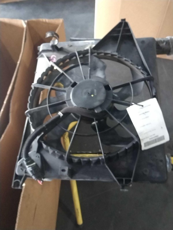 2015 KIA SORENTO Engine Cooling Fan Motor OEM 25380B8800 Black 80K Miles
