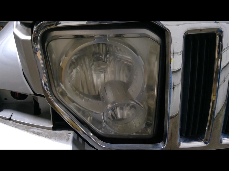 Passenger Headlight LHD Chrome Bezel With Fog Lamps Fits 08-12 LIBERTY 1571419