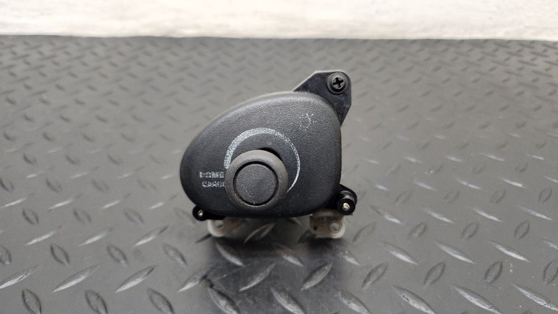 98 Dodge Ram 1500 Headlamp Switch Pull Type W/ Plug OEM 68148078AA