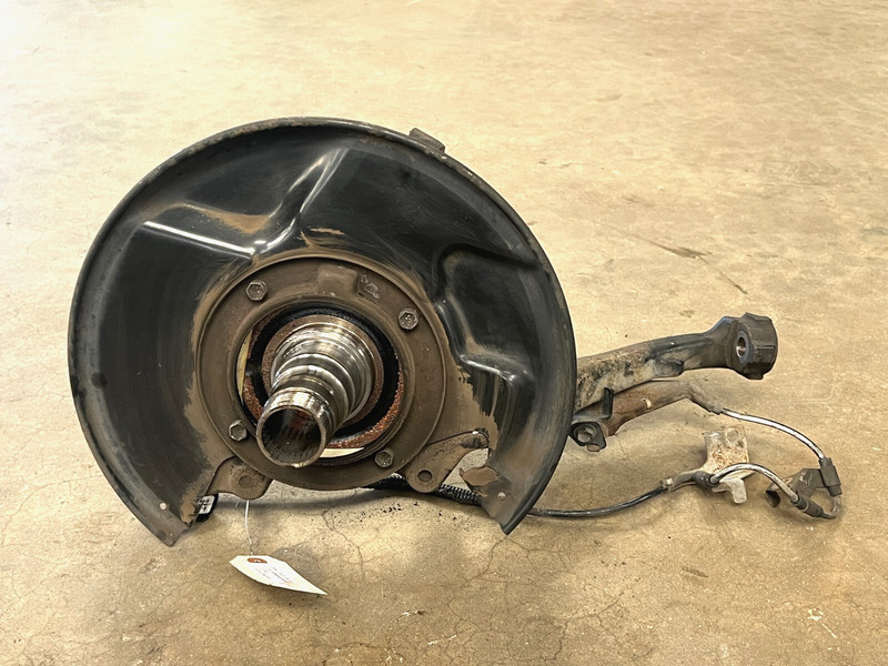 ⭐1998-2007 LEXUS LX470 FRONT LEFT DRIVERS SPINDLE KNUCKLE HUB 126K OEM LOT2581