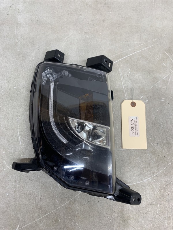 12-15 Tesla Model S LED passenger side Fog light 00132688 31004 B69