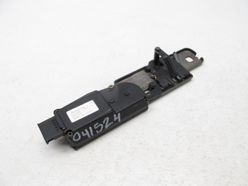 06-17 AUDI 4L Q7 SQ5 Q5 A4 A6 WAGON REAR LIFTGATE LOCK STRIKER PLATE OEM 041524