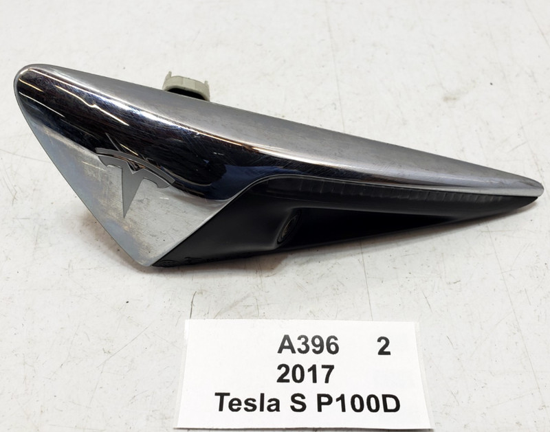 ✅ 16-20 OEM Tesla Model X SFront Left Driver Fender Turn Signal Camera Chrome