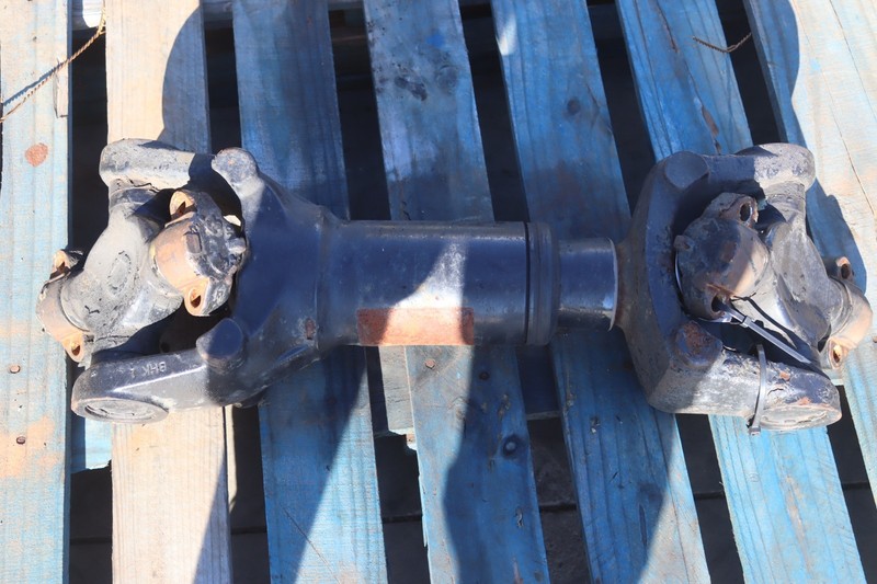 17-24 FREIGHTLINER CASCADIA 126 REAR DRIVESHAFT CARDAN 25RHM046B182 OEM