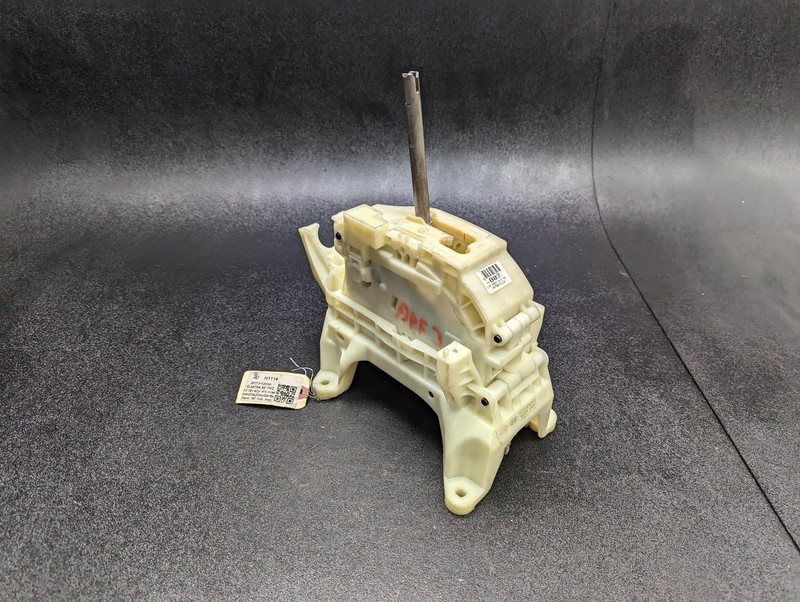 Transmission Floor Shifter 2017 Hyundai Elantra SE 46700-F2110 2018 2019 2020 X