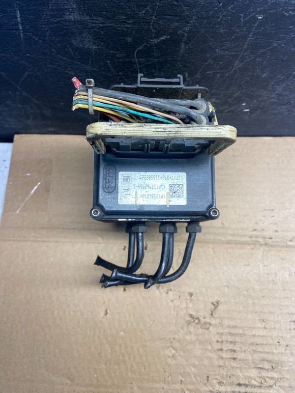2008 Chevrolet Express ABS Pump Control OEM 25860724 Module OEM AE2452 DG