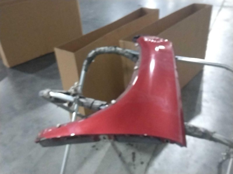 2012 Volkswagen Tiguan Left Fender Red 272796 Used 4DR SUV 180K Mileage