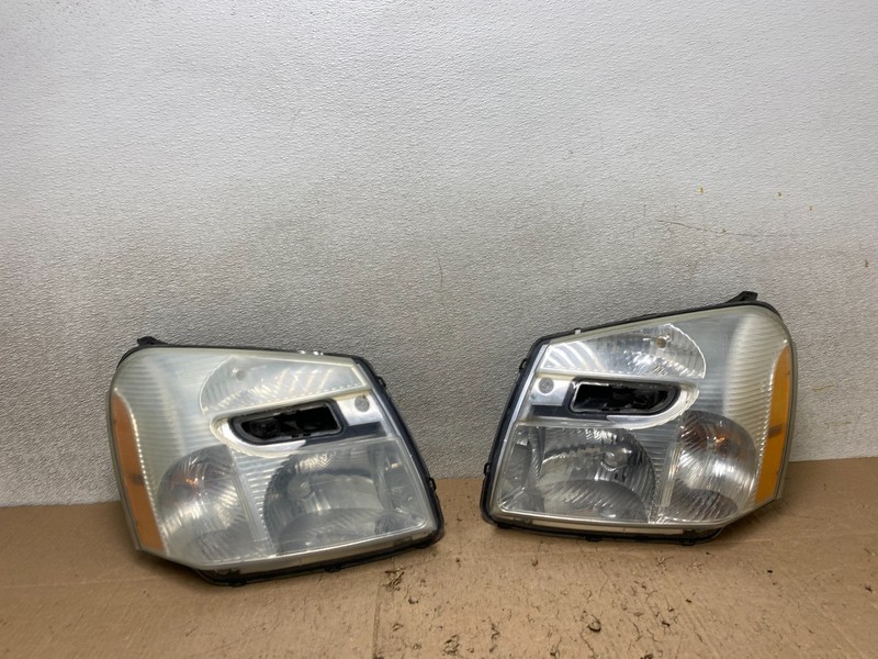 2005 to 2009 Chevrolet Equinox Left+Right Set Halogen Headlights W3531 DW