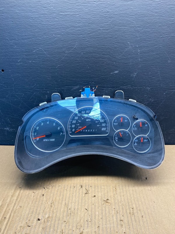 2006 - 2009 GMC Envoy Speedometer Cluster Gauge Oem AD1768 DG