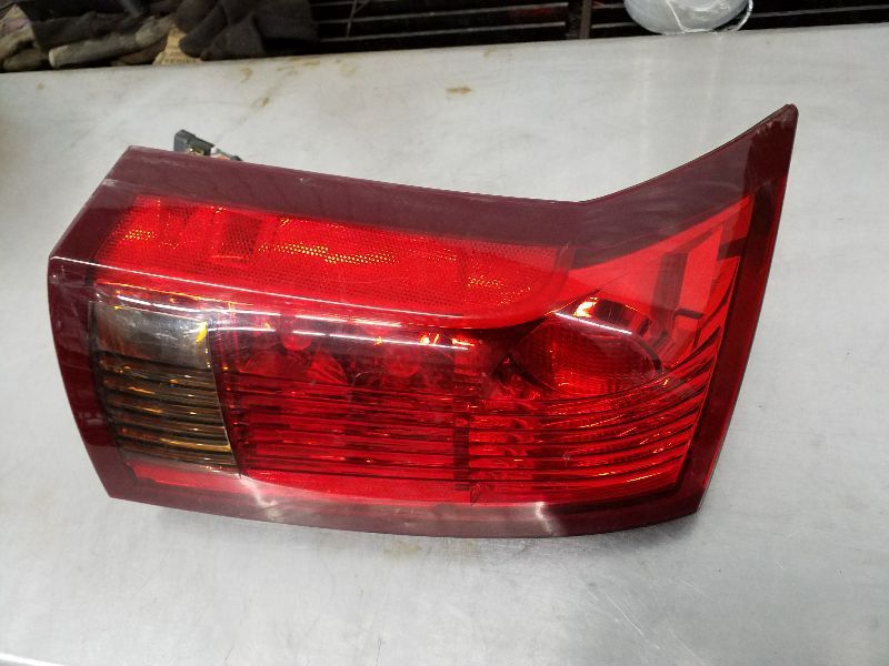 Driver Left Tail Light Without Black Square In Lower Lens Fits 03 CTS 176915