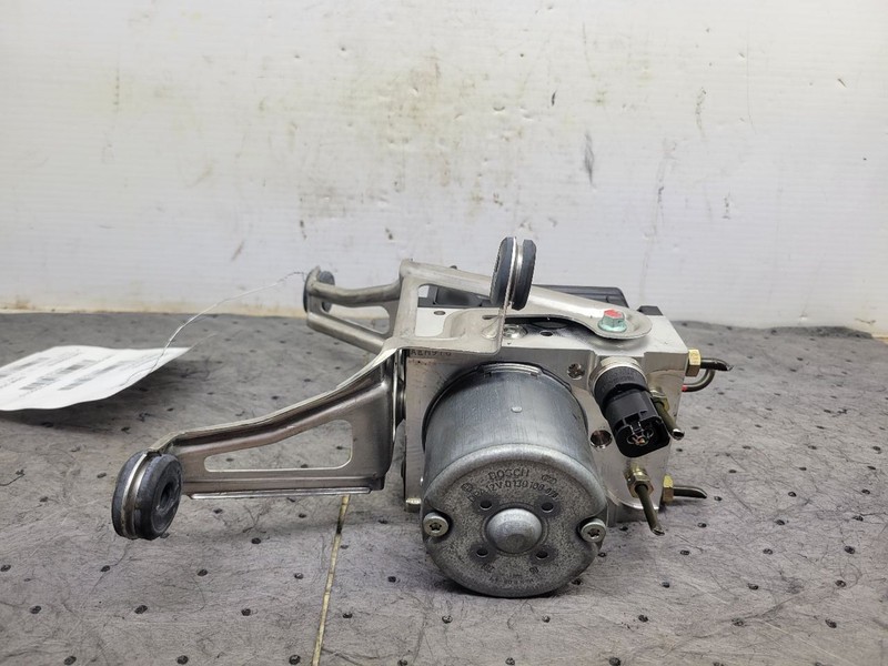Anti-Lock Brake Part Assembly 996 Model Carrera Fits 03-05 PORSCHE 911 1707487