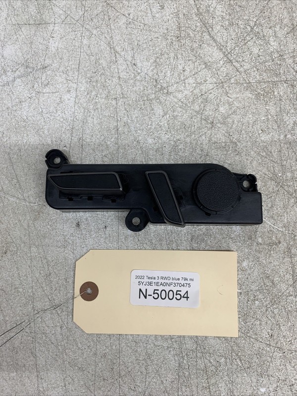 17-23 Tesla Model 3 / Y Seat Switch Controls Front Right 1551855-97-A 50054 B124