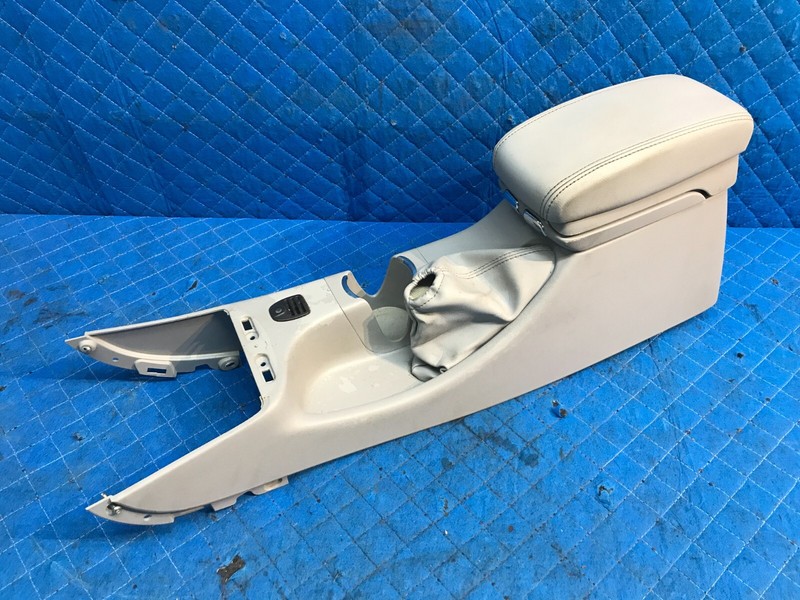 01-08 JAGUAR X TYPE CENTER CONSOLE ARMREST OEM LIGHT GRAY