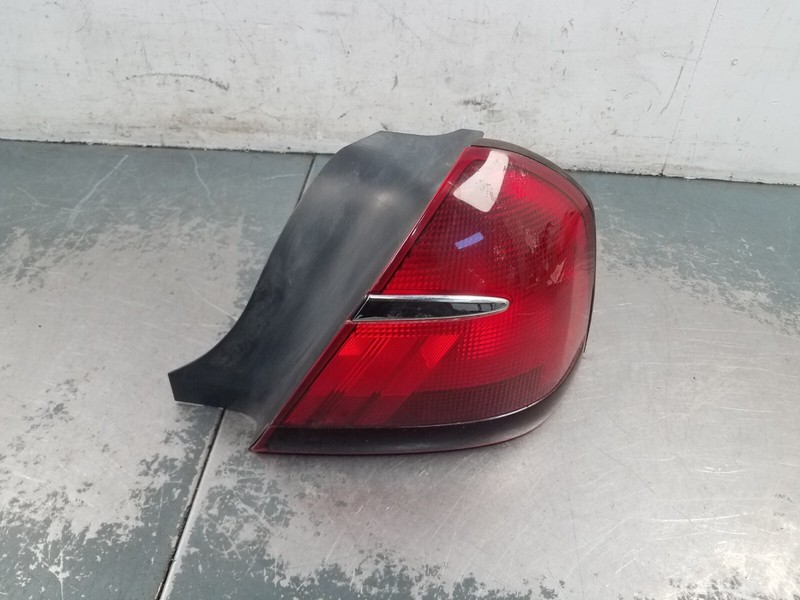 2000 Grand Marquis / Crown Vic Victoria Right Passenger Tail Light #1010 D2