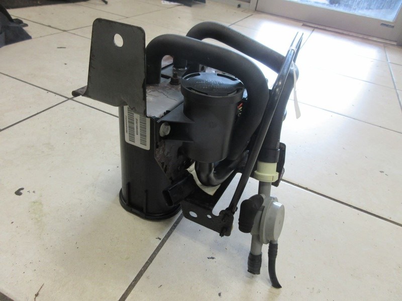 03-04 Jeep Wrangler TJ OEM Evap Fuel Vapor Canister & Leak Detect 52109503