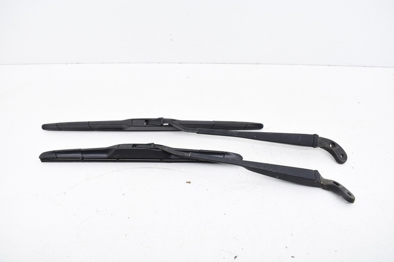 2005 Mini Cooper S R53 Windshield Wiper Arms Pairs Set OEM KW76
