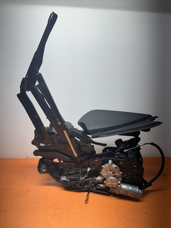 6325053010 | 2010 - 13 Lexus IS250/350C Left Convertible Top Motor w/Mechanism