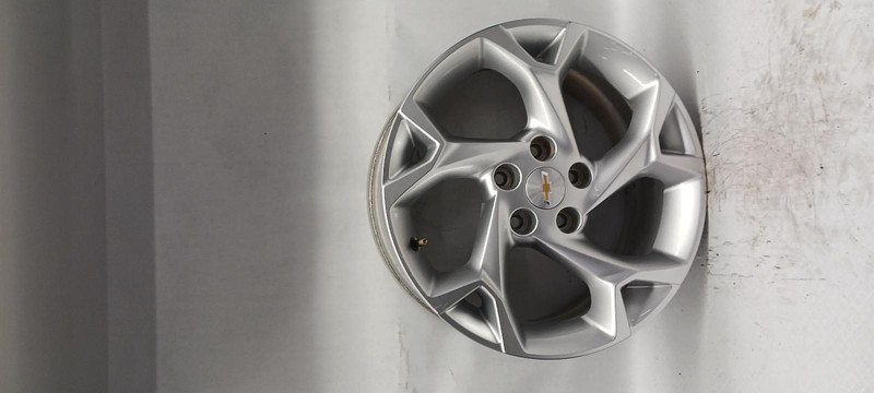24-'25 CHEVROLET TRAX Wheel 17x7-1/2 silver OEM Grade B